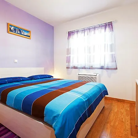 Free Beach Parking Apartment *